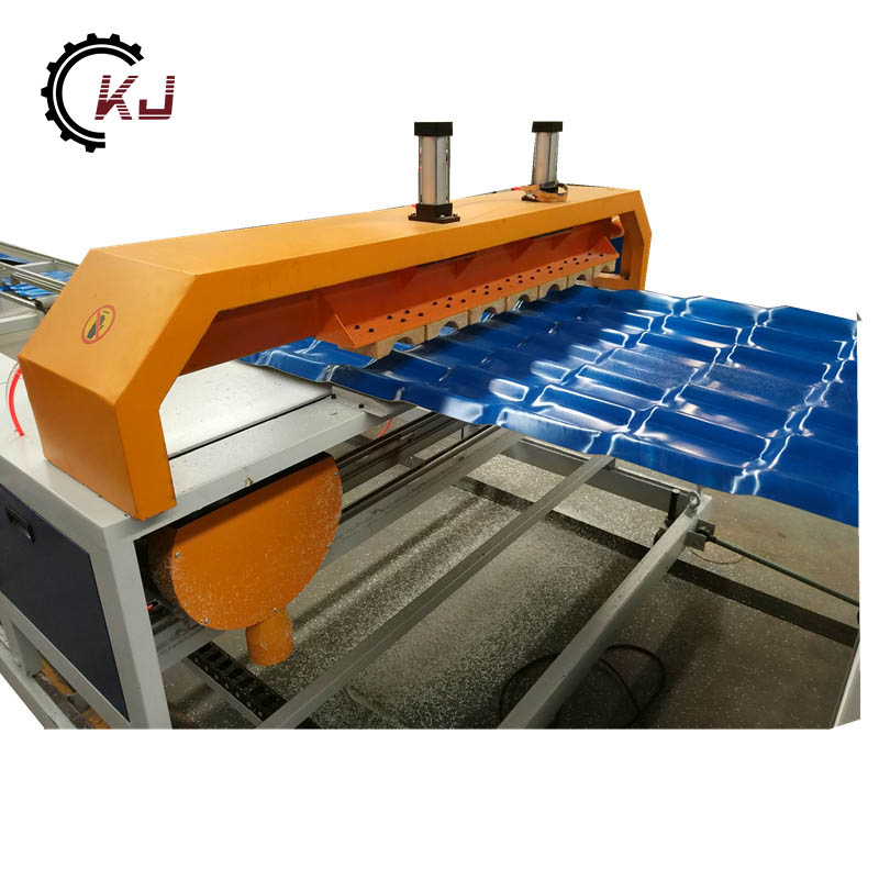 What is the working principle of plastic extruder?