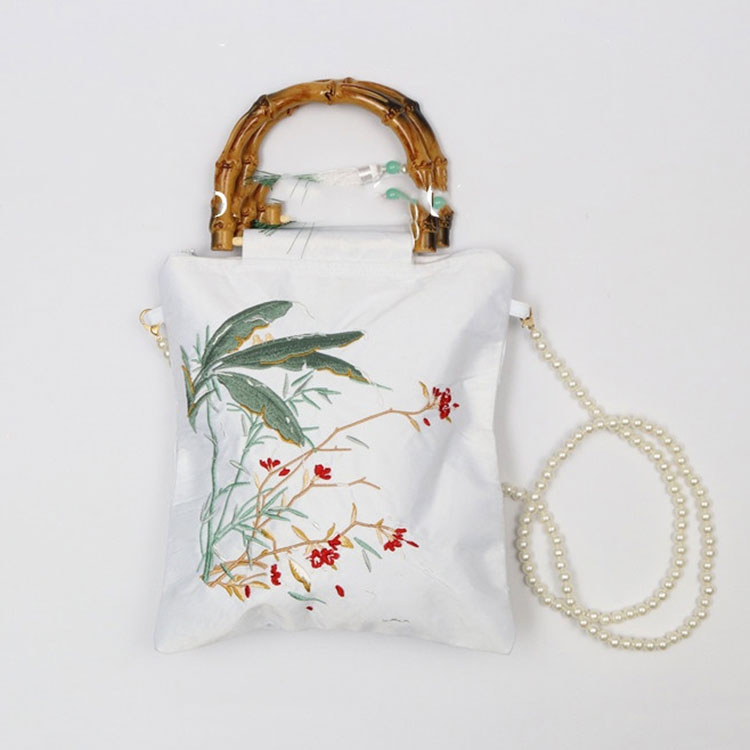 The Timeless Appeal of Cloth Handbags: A Blend of Style and Function